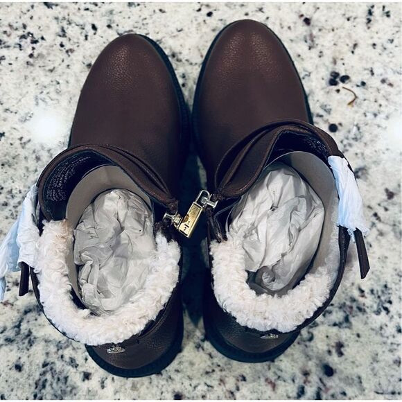 Kenneth Cole Reaction Women's Women's Wind Lug Buckle Cozy Chukka Boot - Picture 6 of 7